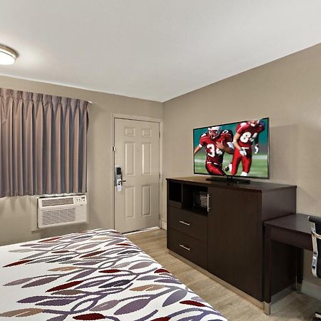 Red Roof Inn ردينغ، كاليفورنيا المظهر الخارجي الصورة