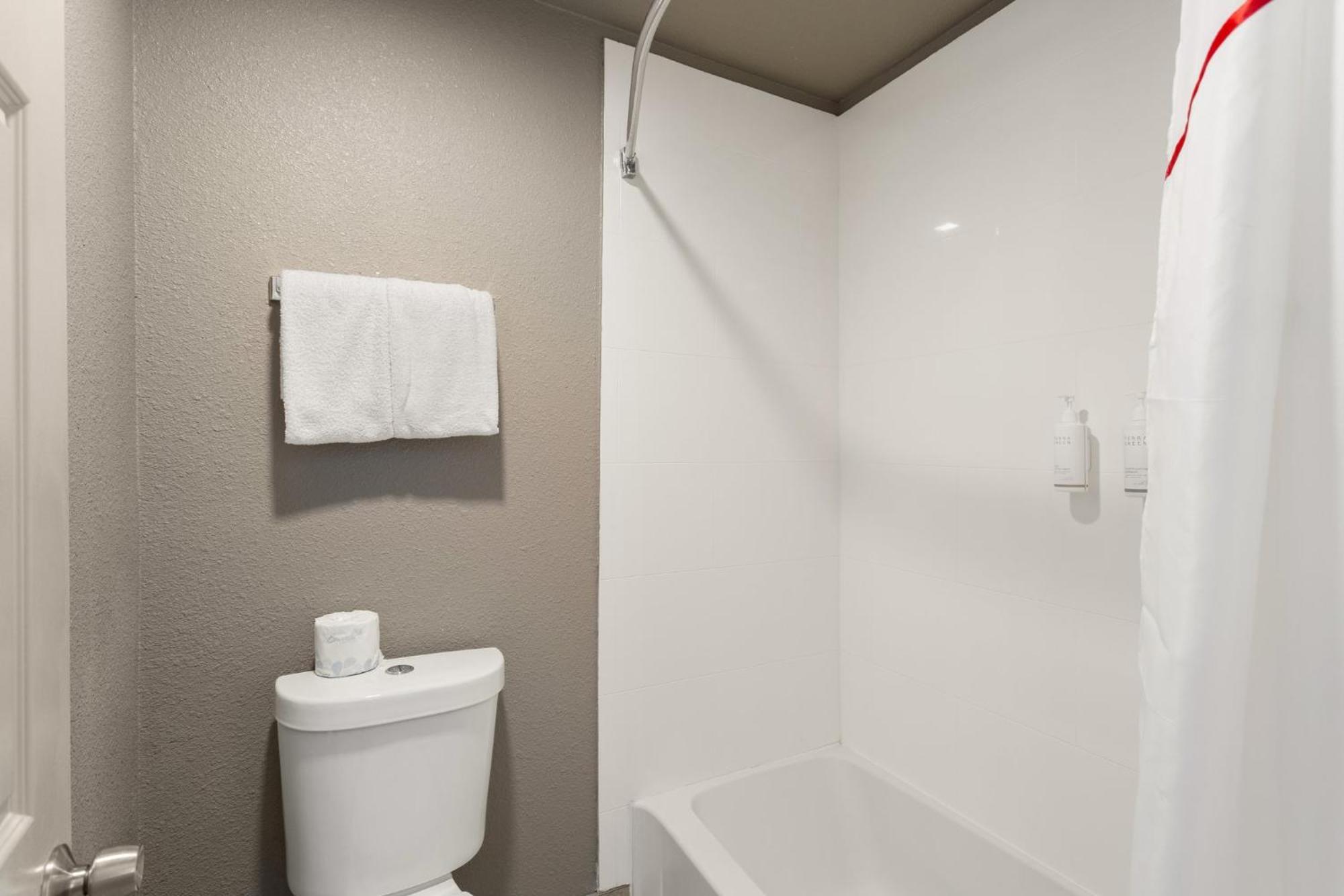 Red Roof Inn ردينغ، كاليفورنيا المظهر الخارجي الصورة