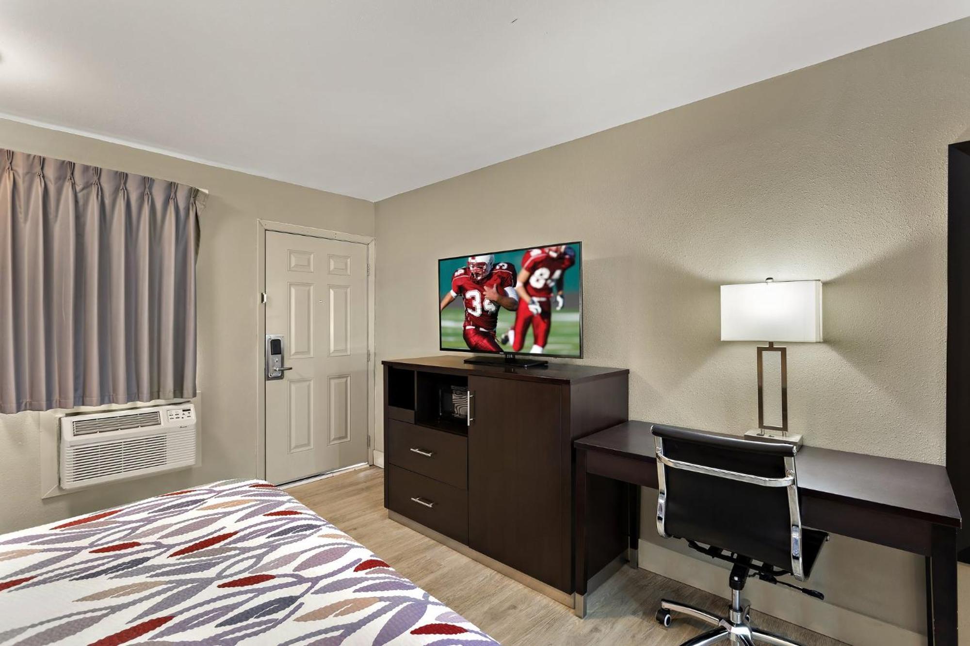 Red Roof Inn ردينغ، كاليفورنيا المظهر الخارجي الصورة