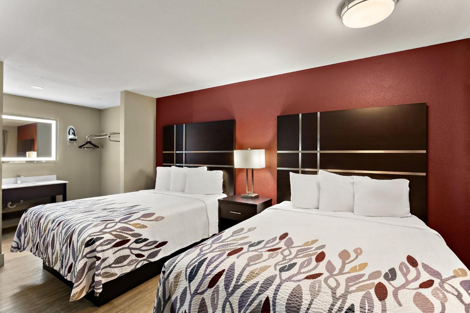 Red Roof Inn ردينغ، كاليفورنيا المظهر الخارجي الصورة