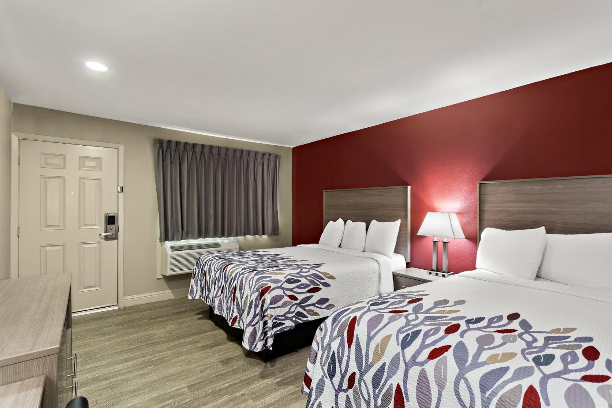 Red Roof Inn ردينغ، كاليفورنيا المظهر الخارجي الصورة