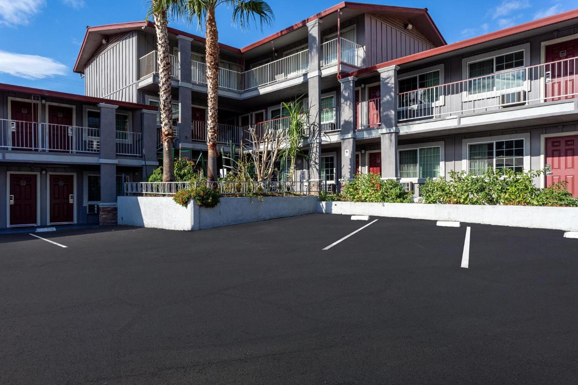 Red Roof Inn ردينغ، كاليفورنيا المظهر الخارجي الصورة